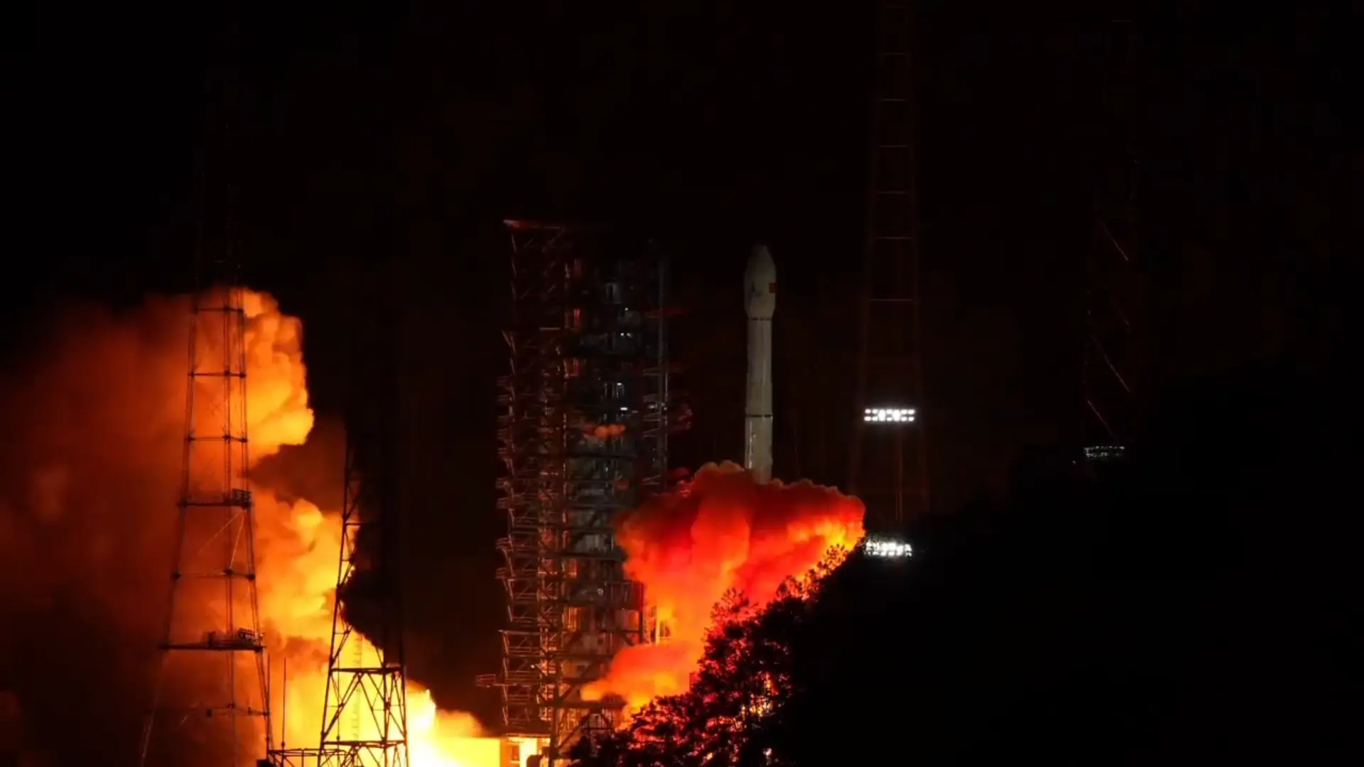 Китай запустив місію Tianwen-2 для доставки зразків астероїда на Землю