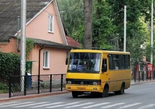 Ігнорував хвилину мовчання та кричав на пасажирів: у Львові звільнили водія автобуса