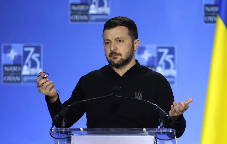 Зеленський ще не знає, чи поїде на саміт НАТО