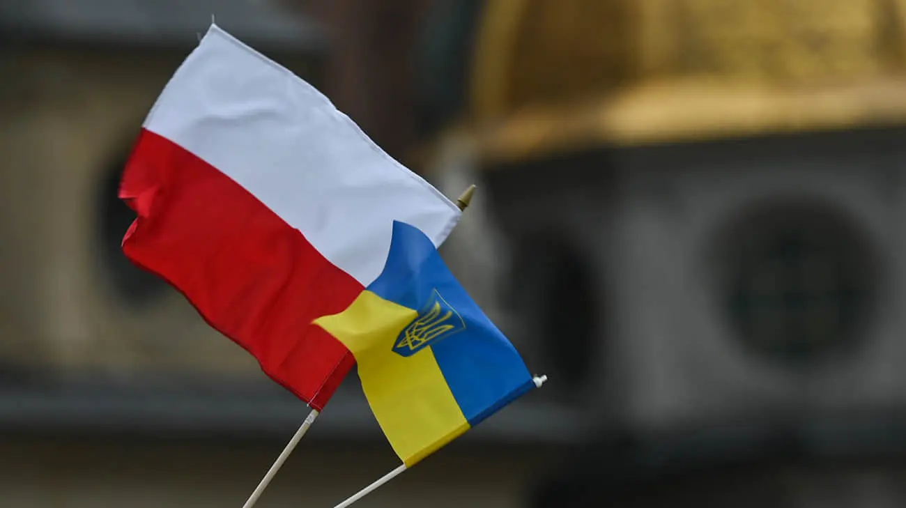 Опитування: 46% поляків хотіли б призупинити військову допомогу Україні 