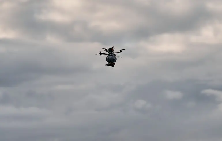Росіяни атакують FPV-дронами транспорт на трасі Слов’янськ–Ізюм — DeepState