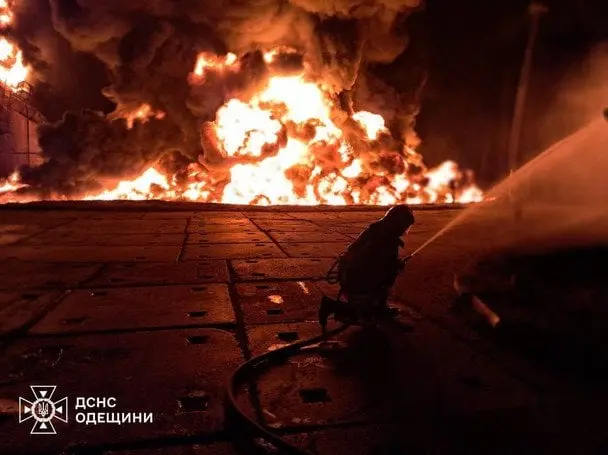 Нічна атака на Одещину: куди "прилетіло" і що зруйновано (фото)