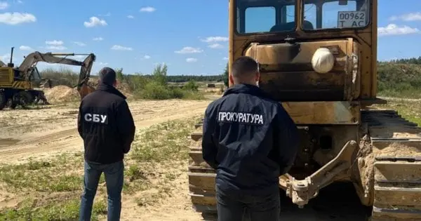 Начальник карʼєру «Укрзалізниці» на Волині вкрав із підлеглими піску на 5 млн грн