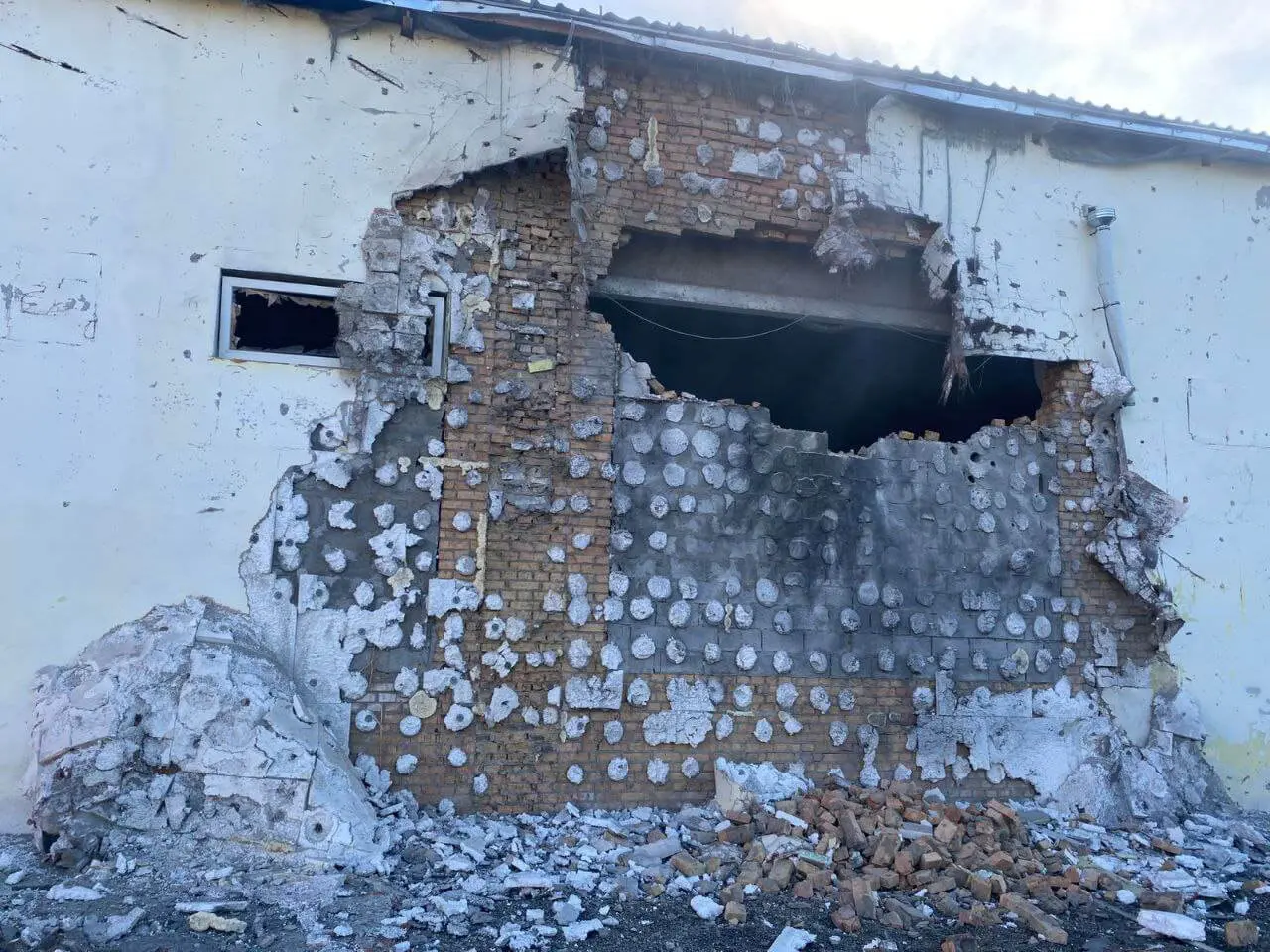 Окупанти обстріляли Нікопольщину артилерією та FPV-дронами: постраждало четверо людей