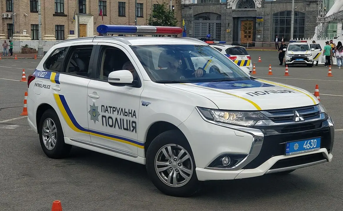 У Голосіївському районі в аварії загинув поліцейський, що їхав на службовому авто