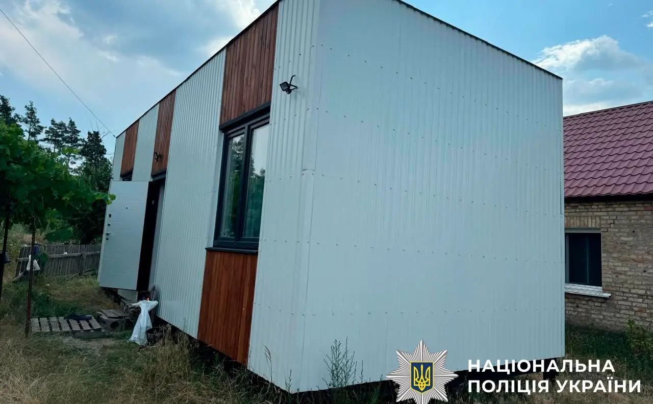 На Київщині вкрали гроші, зібрані благодійниками на облаштування модульних будинків у Мощуні