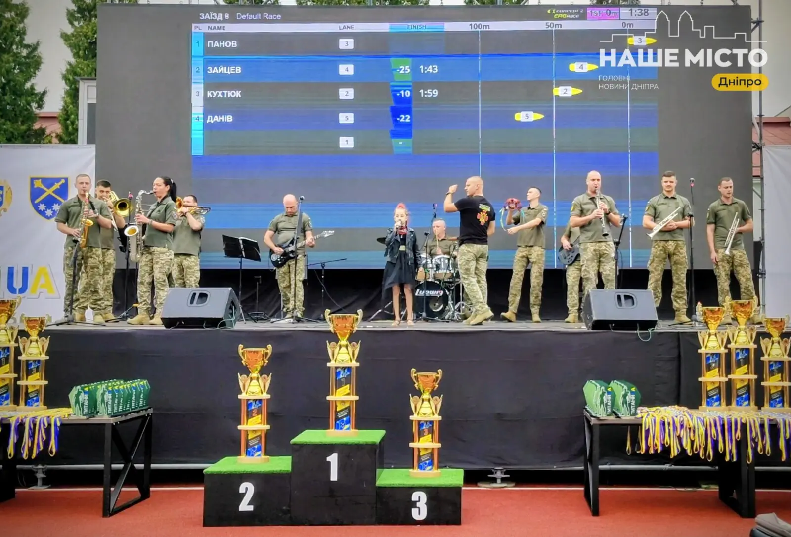 10-річна дніпрянка разом з військовим оркестром заспівала на TИТАНИ.UA