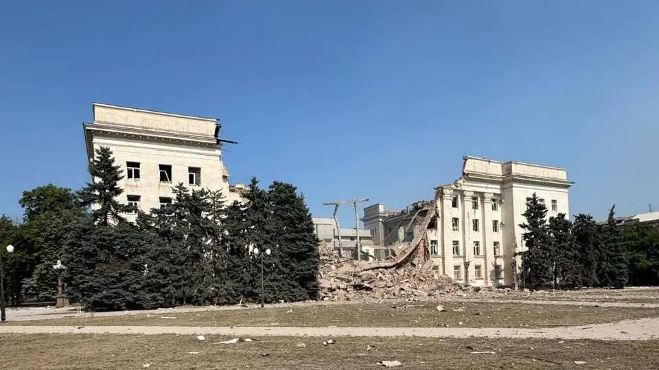 Россиян разрушили здание Херсонской ОГА – фото