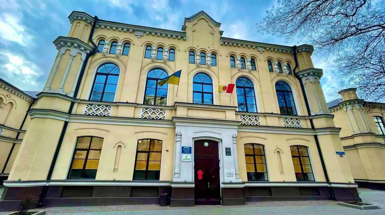 В Одесі виділили 4,5 мільйона гривень на відновлення двох шкіл після ворожих атак