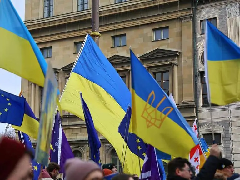 У партії Мерца закликають виділити більше грошей на зброю Україні