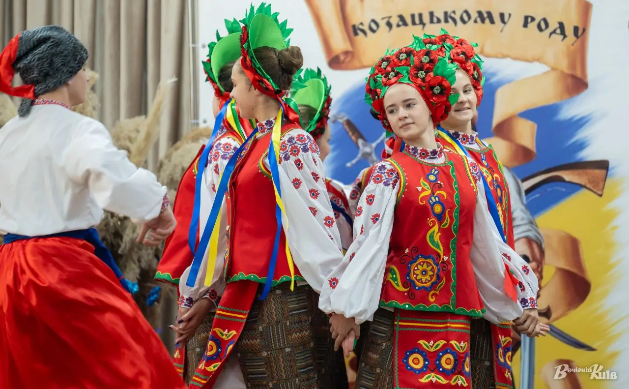 «Клейноди волі»: у київському ліцеї №29 відзначили День козацтва та Захисників України