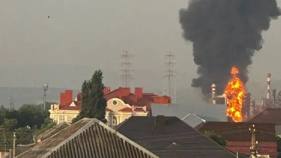 Атаки дронів в Росії: відео вибухів спростовують офіційні заяви