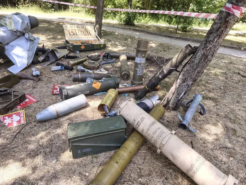 «Сміття війни»: волонтери із Вінниччини збирають трофеї та експонують на виставках