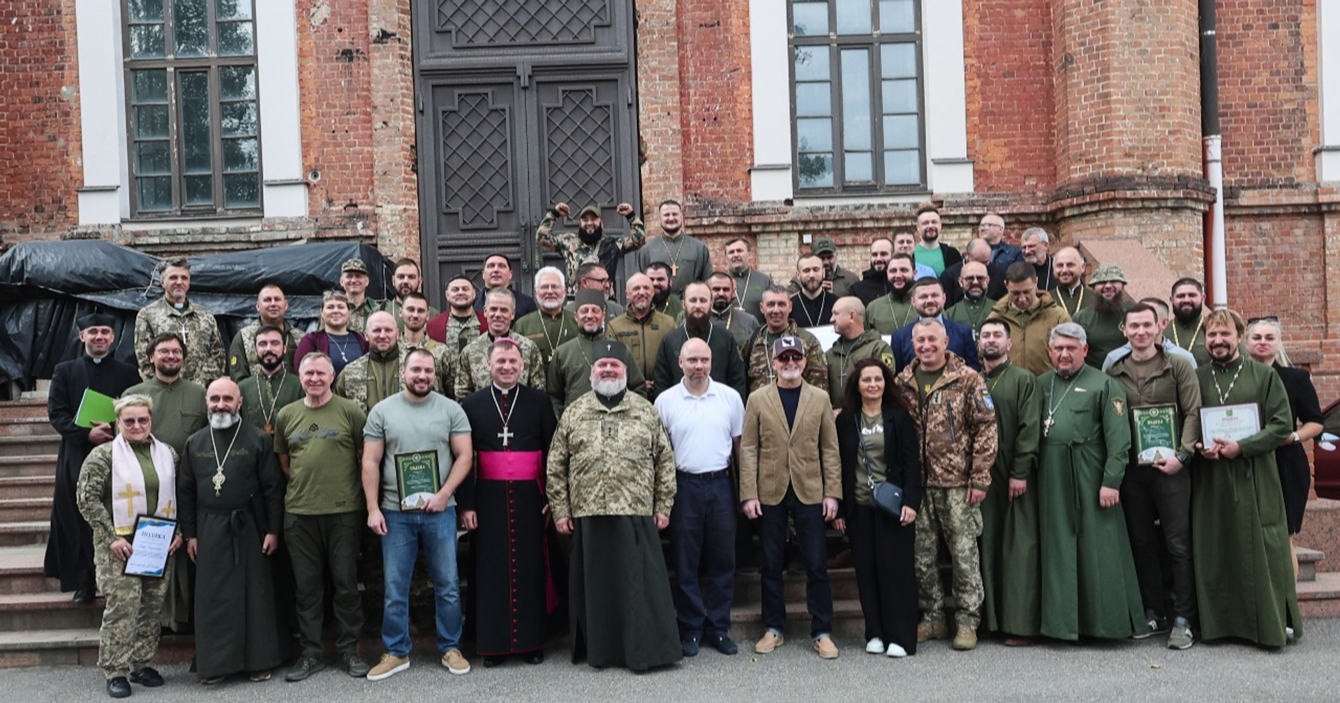 Коли нас ведуть капелани різних релігій, ми знаємо, що ми в Україні