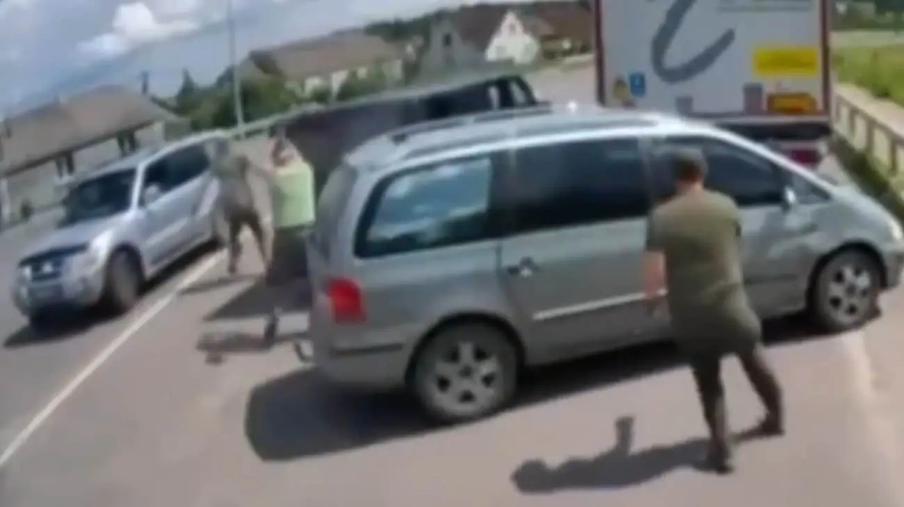 На Волині чоловік побив лопатою військовослужбовців ТЦК та втік