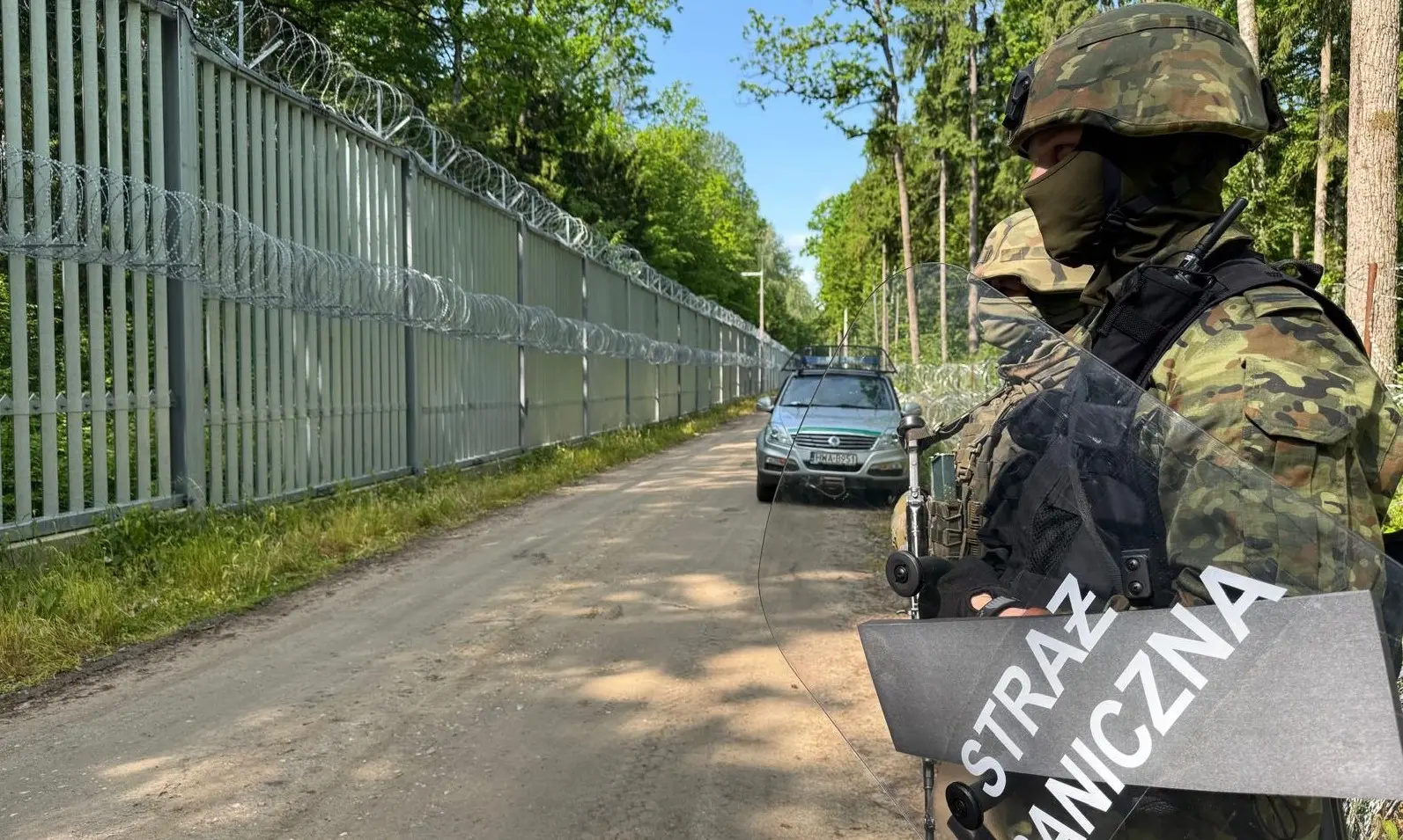 Поляки на границе с Беларусью чаще стали применять оружие из-за агрессии мигрантов
