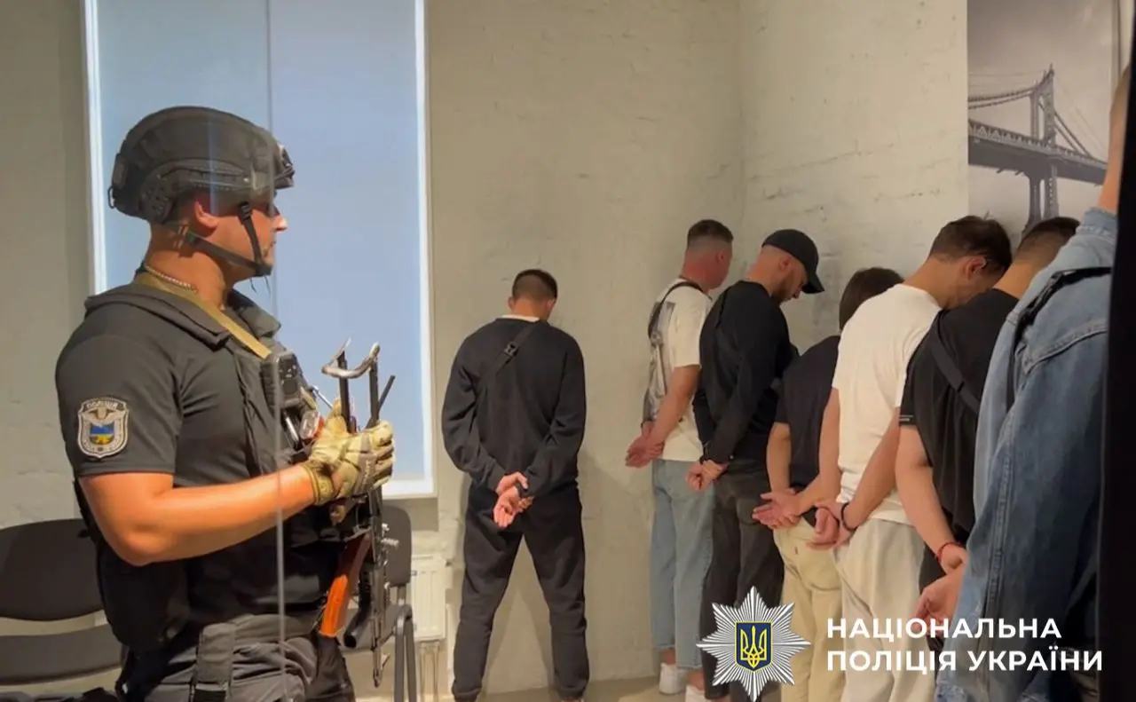 У Києві судитимуть банду шахраїв, які виманили у громадян Чехії понад 1,5 мільйона гривень