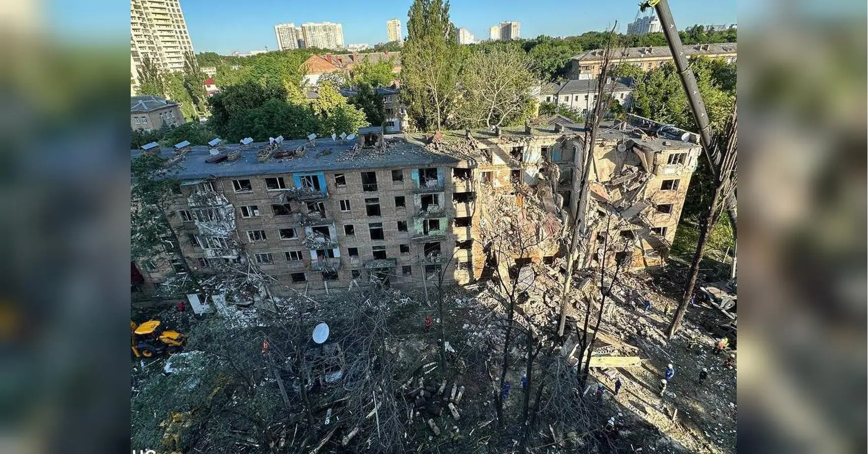 Відчай і втома: зірки відреагували на чергову російську комбіновану атаку по Києву