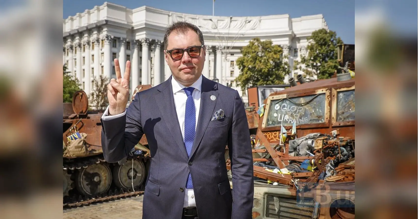 Посол України застерігає: Відмова від територій - небезпечний