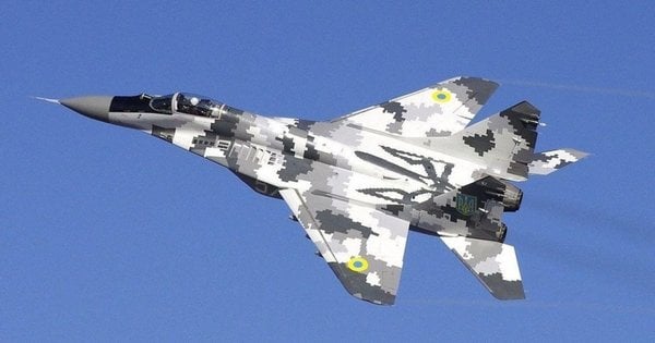 Повітряні сили показали відео нічного бою українського МіГ-29 та російського БпЛА