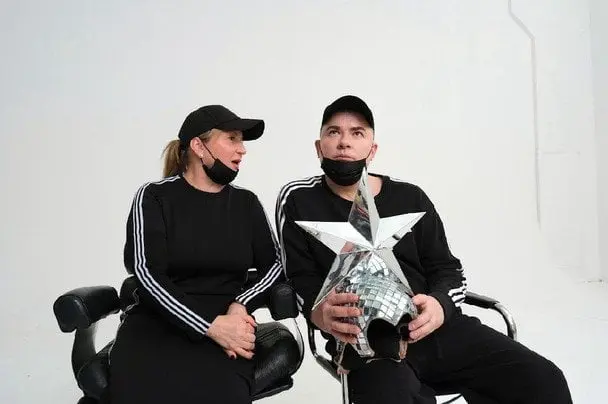 "Мама" Сердючки у кумедному образі з Данилком відповіла на мовний скандал: "Чекаємо нових ідіотів"
