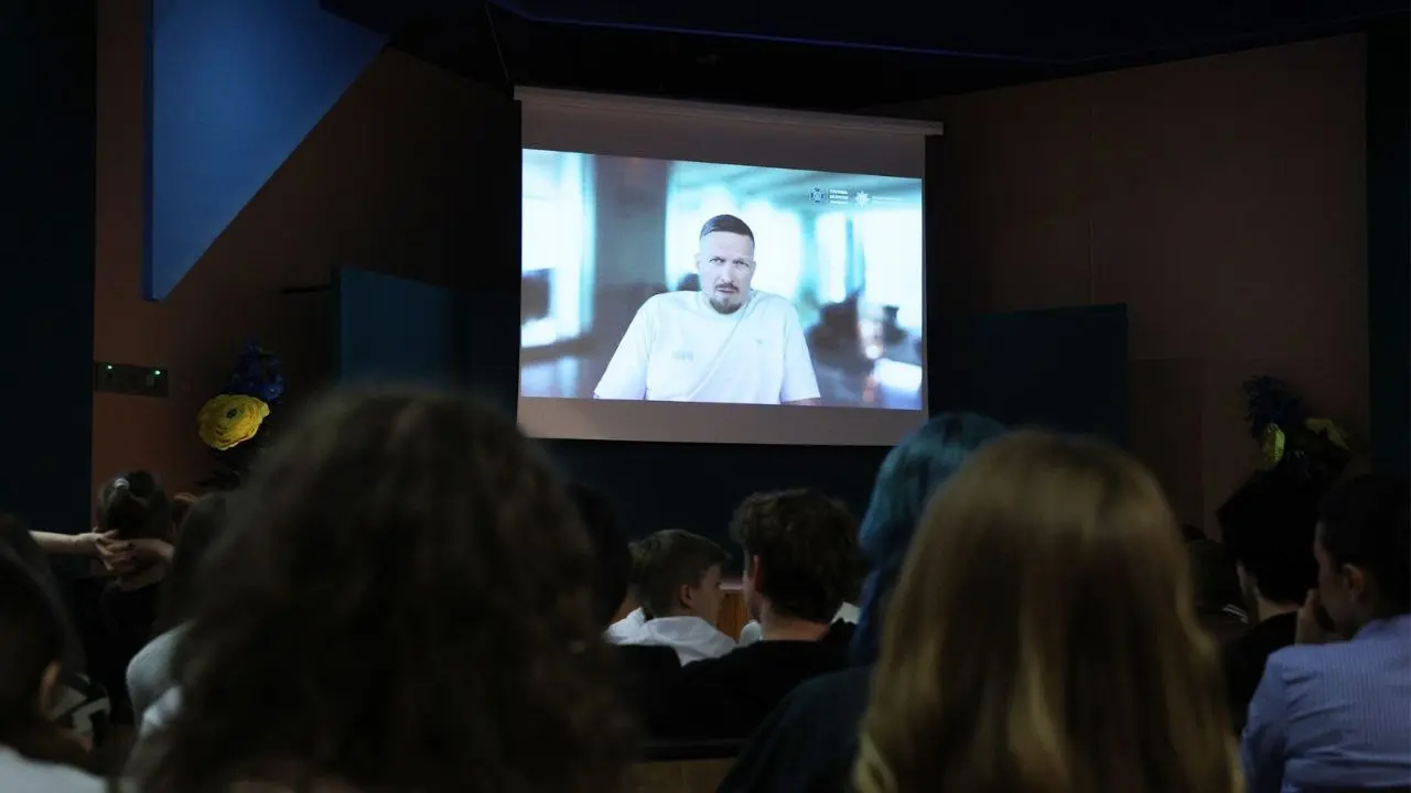 "Круто – иметь голову на плечах". Усик обратился к детям, которых пытается вербовать РФ