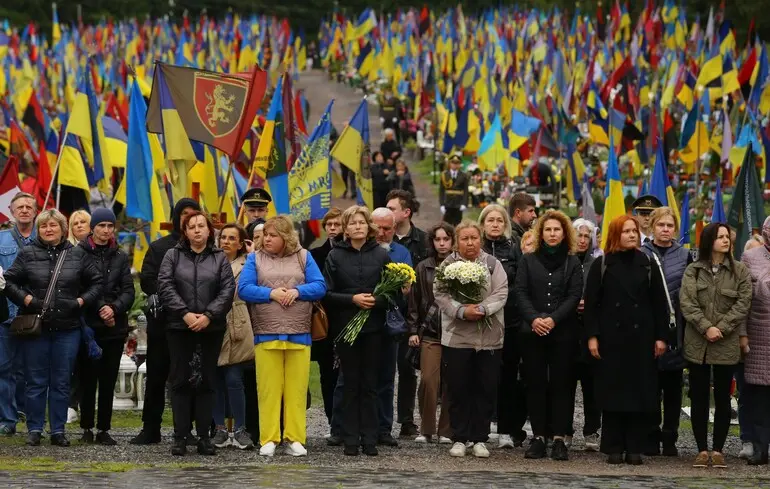 На Львівщині вшанували загиблих захисників у День Героїв