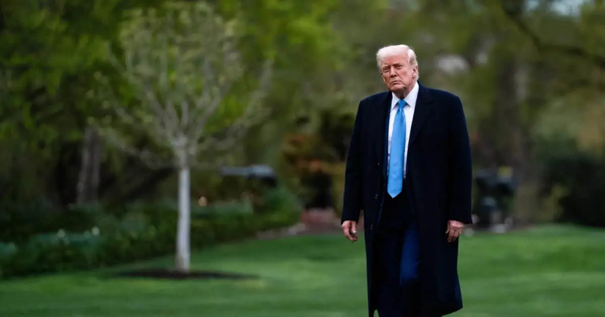 Трамп погрожує Китаю, можлива відставка голови Пентагону, політична криза у Литві: новини дня