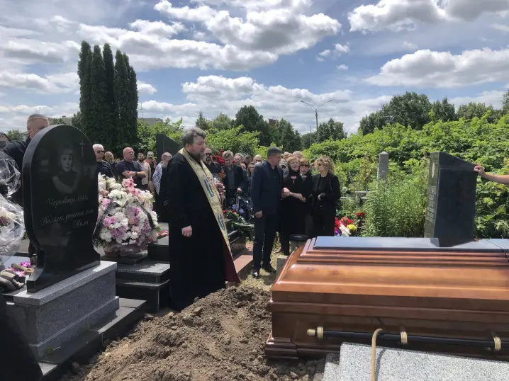 У Чернівцях попрощалися із підприємцем, музикантом Юрієм Бурбаком