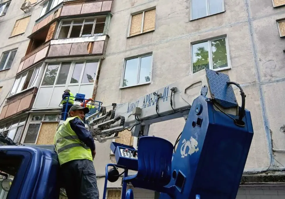 Дві ночі масштабних «прильотів» БпЛА по Харкову: як усувають наслідки 📹