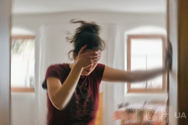 Чому людина падає в непритомність та коли варто звернутися до лікаря