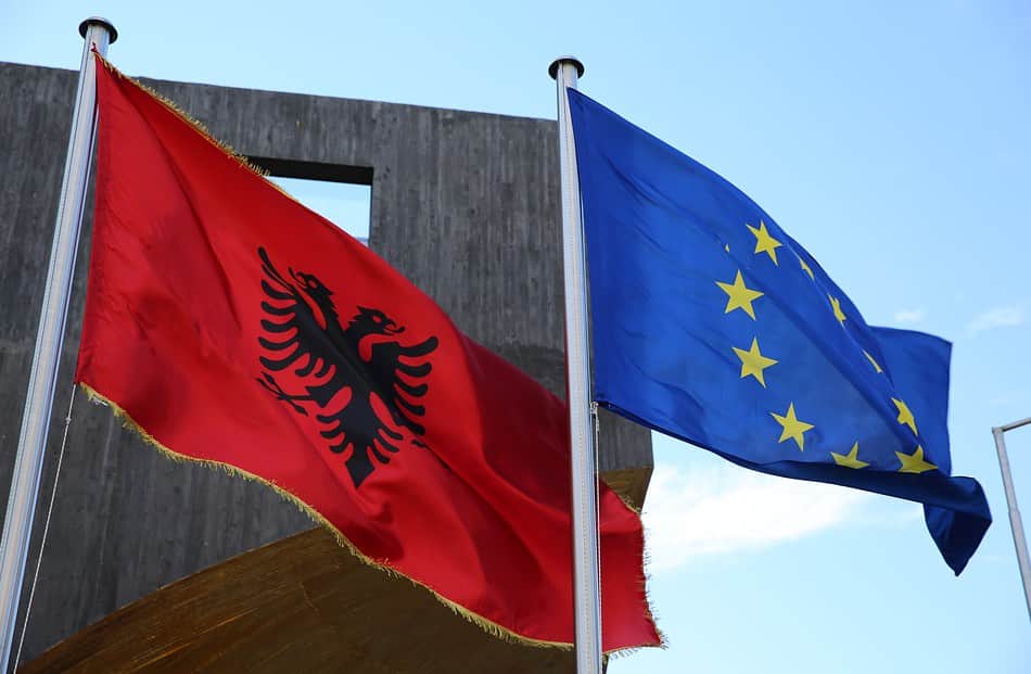 ЄС відкриє ще вісім розділів у переговорах з Албанією про вступ 