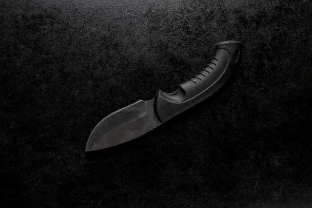 У Києві чоловік ледь не вдарив ножем гостя дружини через ревнощі: що йому загрожує