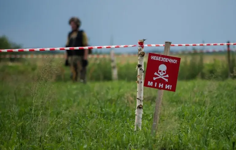 Литва та Фінляндія виготовлятимуть протипіхотні міни і постачатимуть їх Україні — Reuters