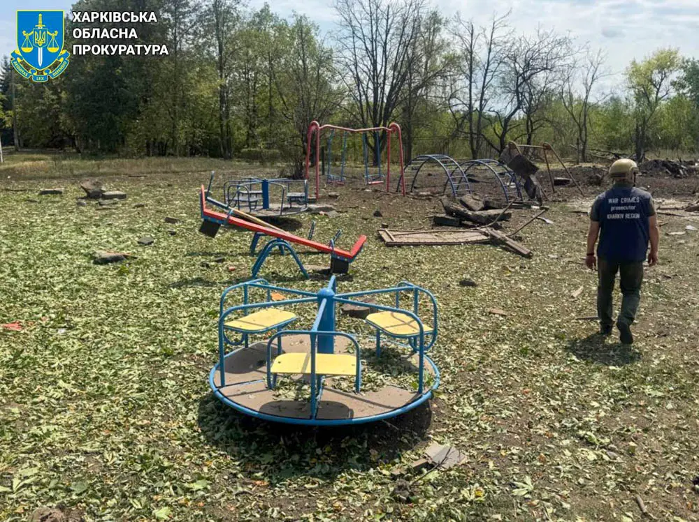 Росіяни вчергове вдарили по Куп’янщині: постраждав підліток (фото)