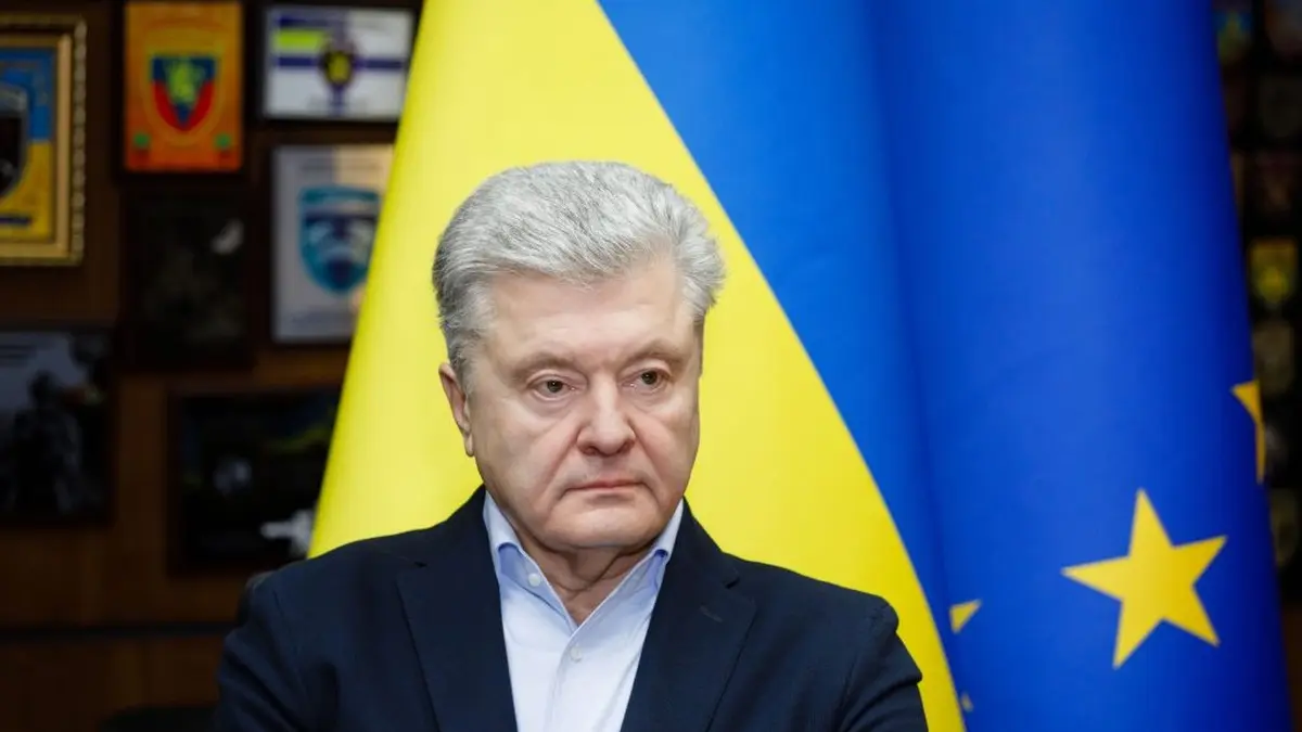 Порошенко назвав першочергові кроки для підсилення оборони України