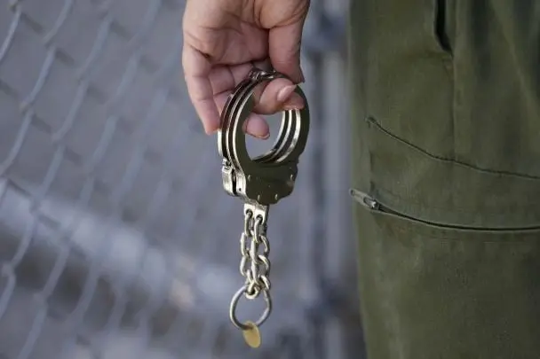 Вимагав гроші: на Київщині син стільцем забив на смерть матір