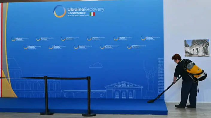 Час для війни та реформ. Чому Україна має змінити формат  "конференцій з відновлення" 