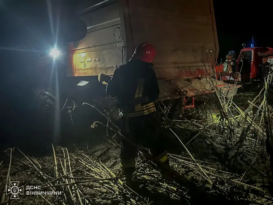 На Вінниччині горів комбайн та вантажний автомобіль
