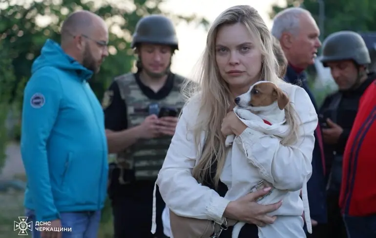 Зруйнований коледж та багатоповерхівки: ДСНС показала наслідки повітряного удару по Смілі