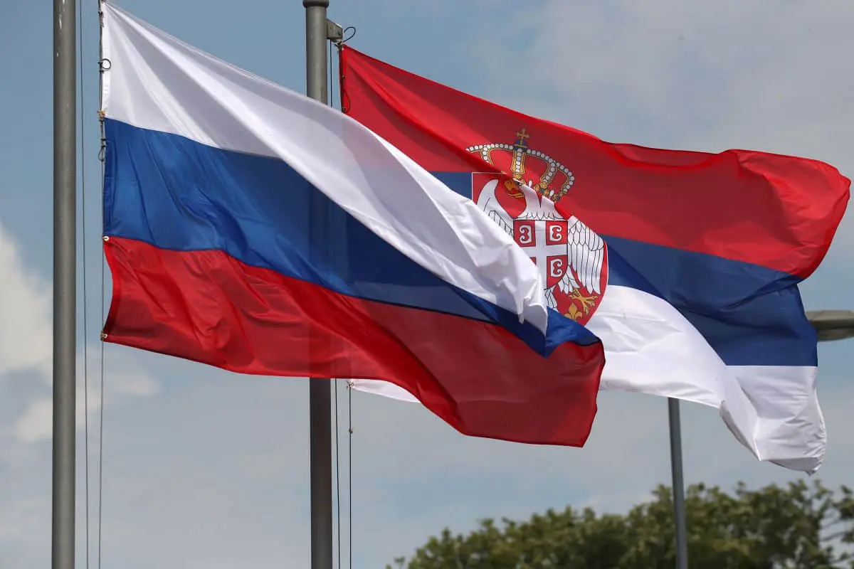Росія знову тисне на Сербію через реекспорт її боєприпасів в Україну