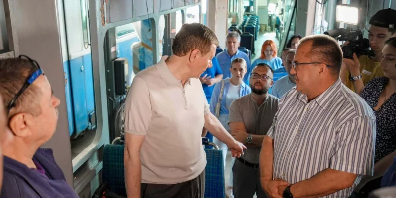 Безбар’єрність у дії: у Вінниці представили низькопідлогову вставку для трамваїв Трам 2000
