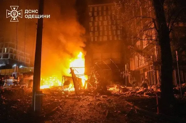 Вночі армія РФ вдарила по Одесі: є загиблий