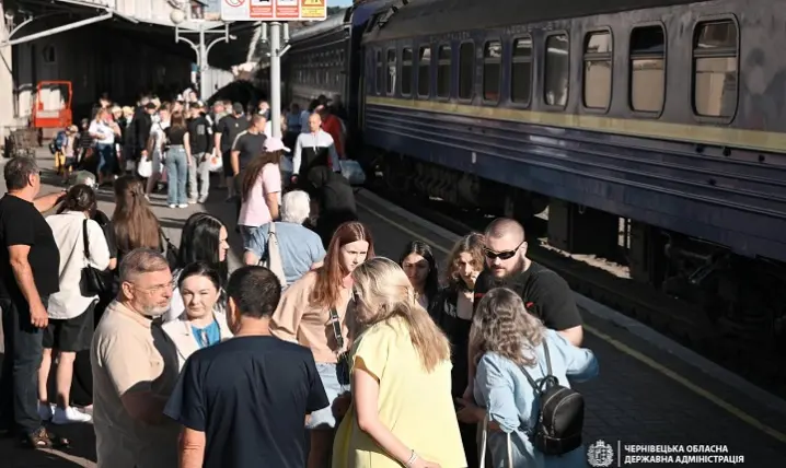 Ще шестеро дітей, які потрапили в страшну аварію у Франції, повернулися на Буковину