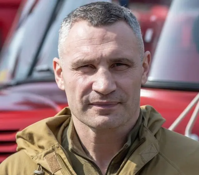 “Сьогодні в парламенті “Слуги” намагалися протягнути законопроект, який позбавить бюджет столиці ще 8 млрд грн!”, – Кличко