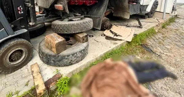 На підприємстві у Рівному через падіння вантажівки загинув 52-річний працівник