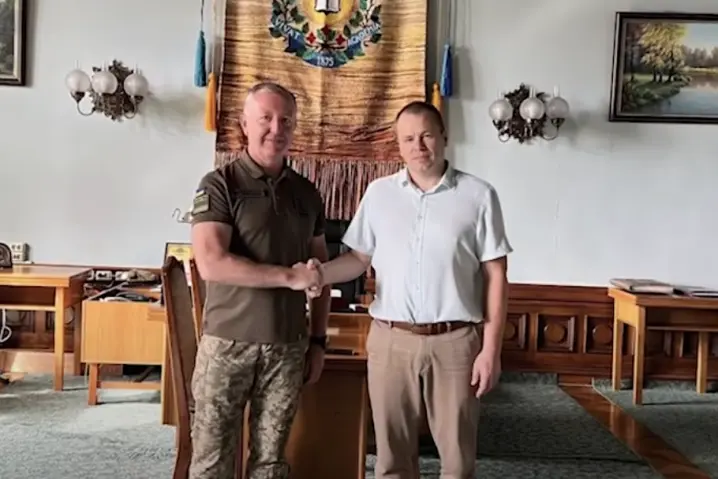 Вважався втраченим: у ЧНУ віднайшли золотий ланцюг ректора