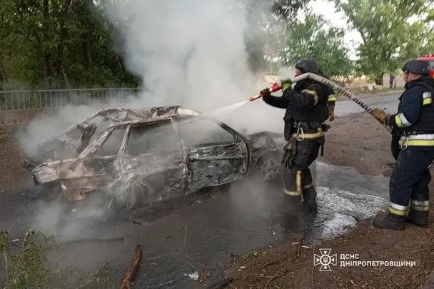 Росіяни вгатили КАБом на Дніпропетровщині: живцем згоріли двоє осіб