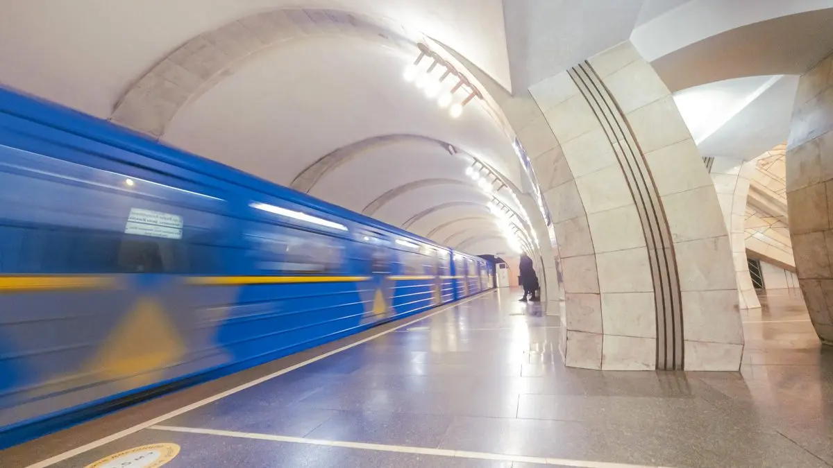 Станцію метро “Либідська” зачинили через виявлений підозрілий предмет