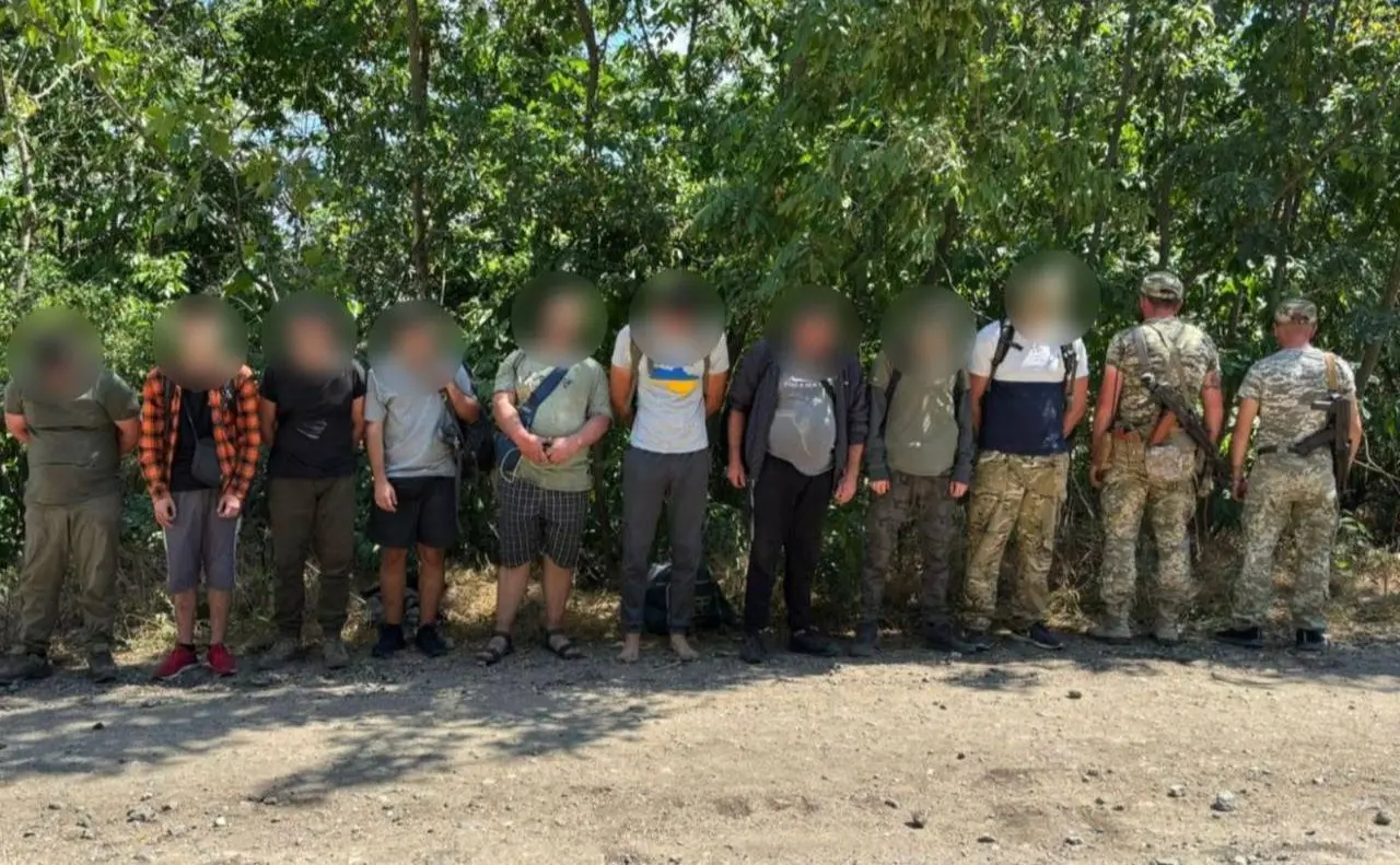 На кордоні з Молдовою затримали дев’ять ухилянтів, які знайшли «провідника» через телеграм
